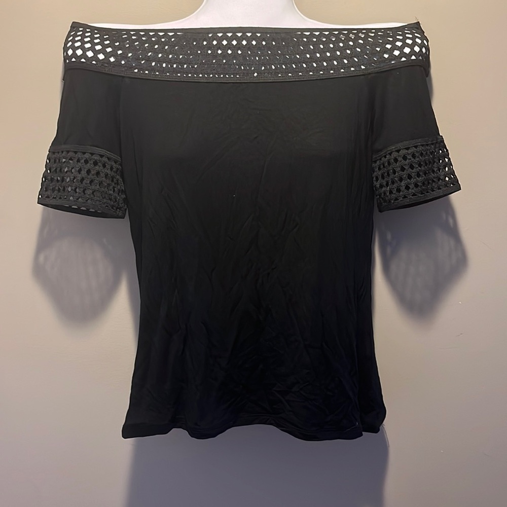 Goldray Umbra Detailed Trim Off Shoulder Knit Top